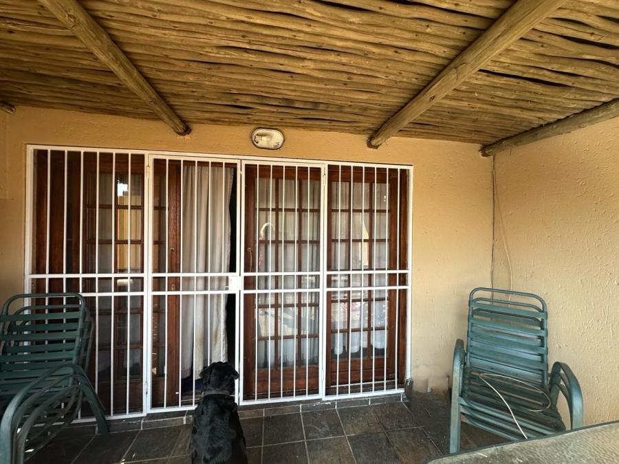 2 Bedroom Property for Sale in Waterval East North West